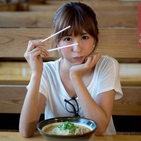 ラーメン デート 服装 女